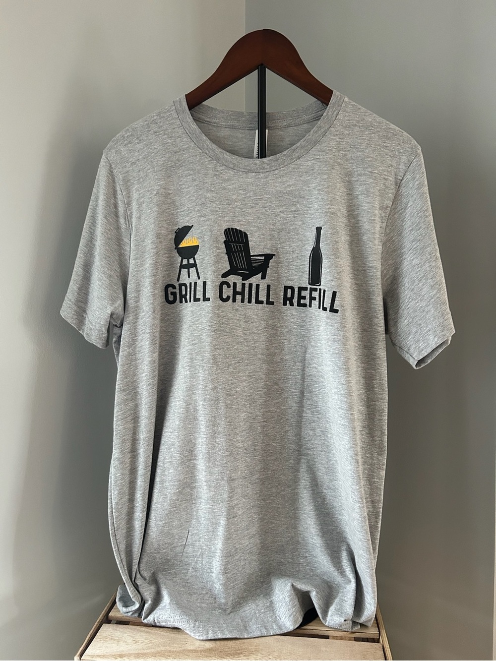 NWOT Men's Gray 'Grill Chill Refill' Graphic T-Shirt